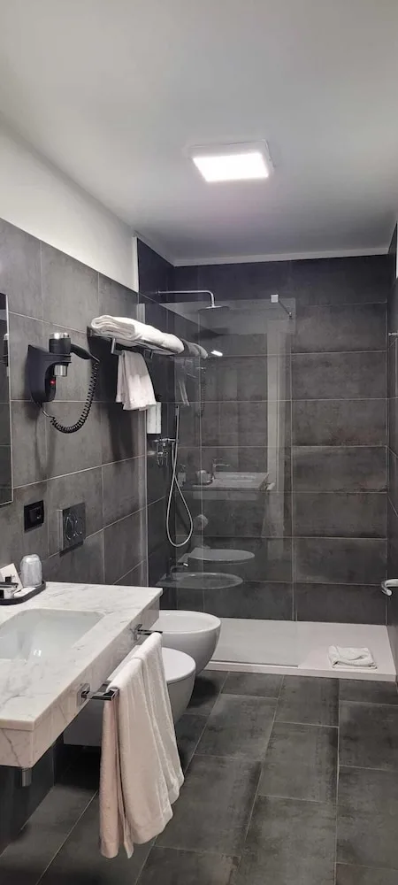 غرفة قياسية بسرير مزدوج، Flom Boutique Hotel 4/4