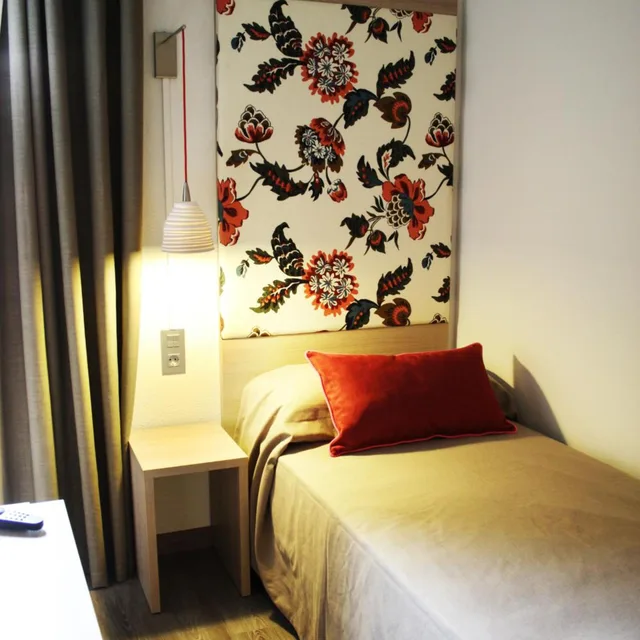 غرفة مفردة، Hotel Ginebra 2/10