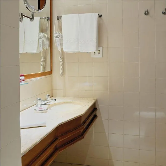 غرفة قياسية ثلاثية، Flat Bassano Vaccarini 2/3