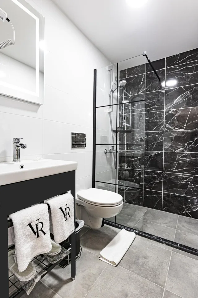 غرفة ديلوكس بسرير مزدوج أو سريرين منفصلين بشرفة، Dasis Hotel & Suites 8/8