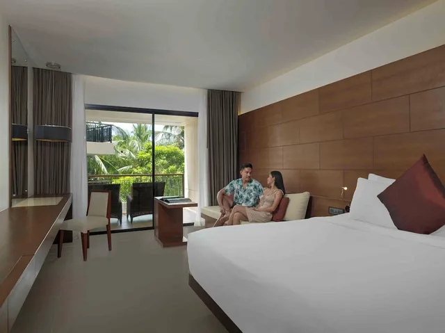 غرفة سوبيريور بسرير كينج بإطلالة على الحديقة بشرفة، Novotel Phuket Kata Avista Resort And Spa 5/10
