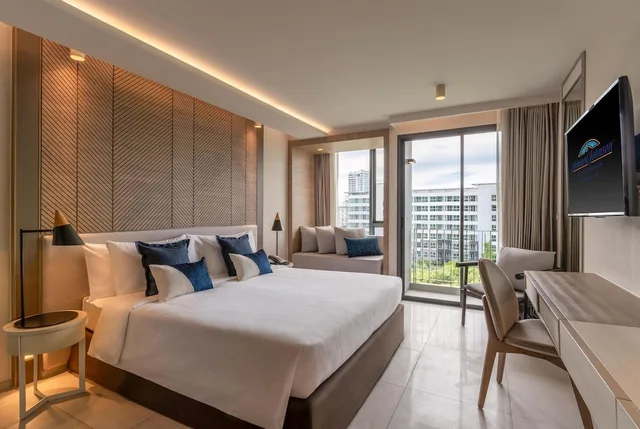 غرفة سوبيريور بسرير كينج بشرفة، Howard Johnson by Wyndham Pattaya JC 1/4