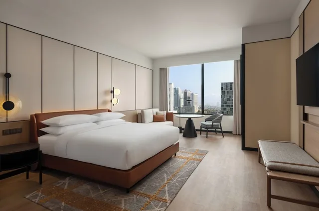 غرفة كلوب بسرير كينج، Sheraton Johor Bahru 3/9