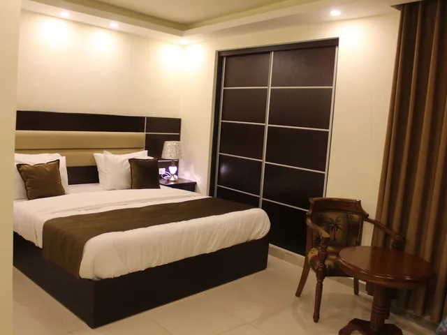 Deluxe, King Bed, Shaqilath Hotel 7/10