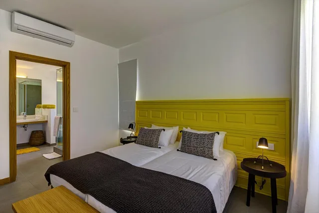 4 Bedrooms, Pool, Villa، Mythic Suites & Villas by MJ Holidays 4/10