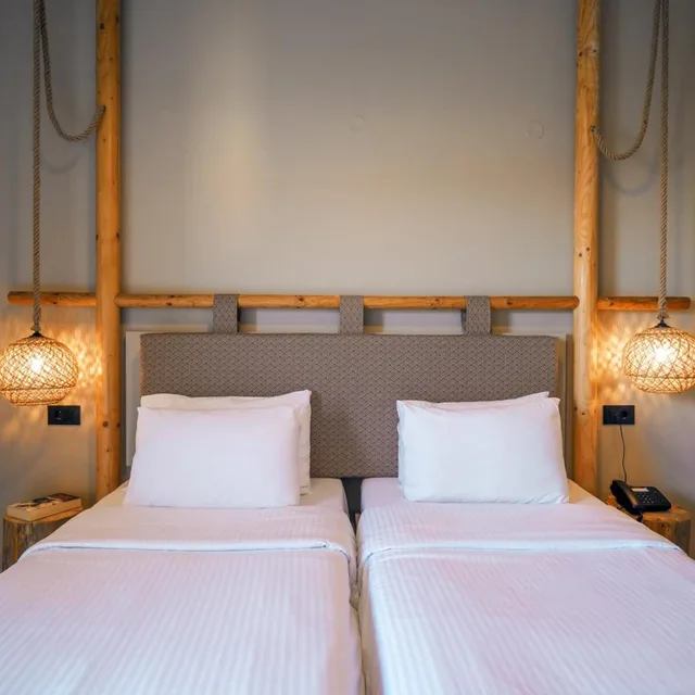 غرفة بسرير مزدوج بإطلالة على المسبح، D And D Resort 4/7