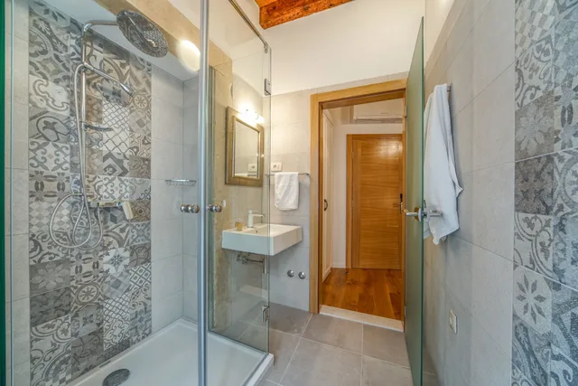 Room, King Bed, Street View, Annex، Villa Split Heritage Hotel 4/4