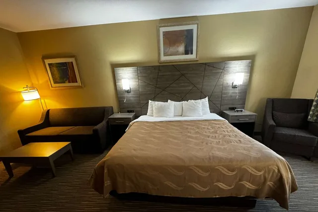 جناح بسرير كينج، Quality Inn Forsyth - Decatur 1/4