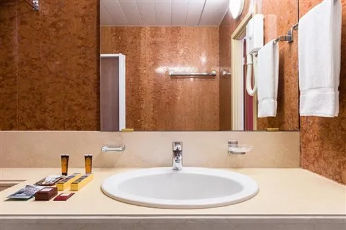 غرفة سوبيريور مفردة بسرير مزدوج، B&B Hotel Milano Aosta 1/1