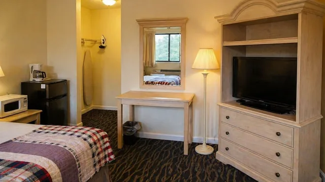 غرفة كومفورت بسرير كينج، Pier Blue Inn Old Saybrook 7/8