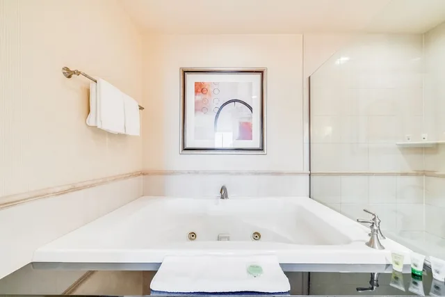 2 Bedrooms, Elite, Signature, Penthouse Suite, 2 King Beds, 2 Sofa, Jetted Tub, Balcony، Jet Luxury Elite at The Signature 5/9