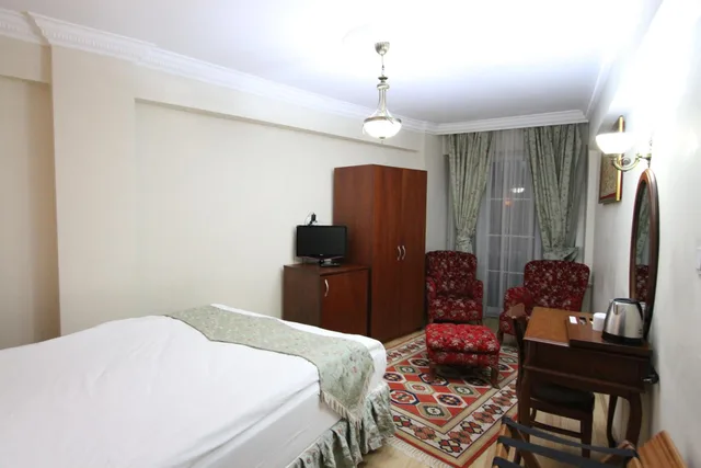 غرفة قياسية بسرير مزدوج أو سريرين منفصلين، Basileus Hotel 1/10