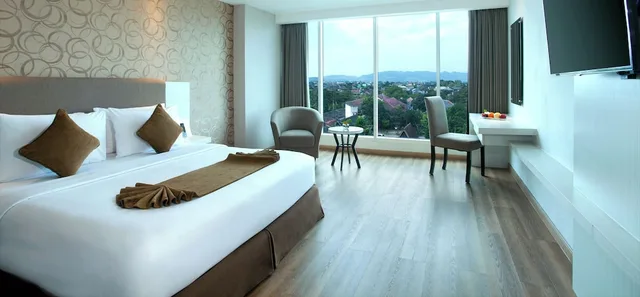 غرفة ديلوكس بسرير مزدوج، Platinum Adisucipto Hotel Conference 1/4