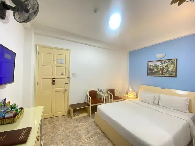 Superior, Queen Bed, A25 Hotel - 22 Nguyen Cu Trinh 6/10