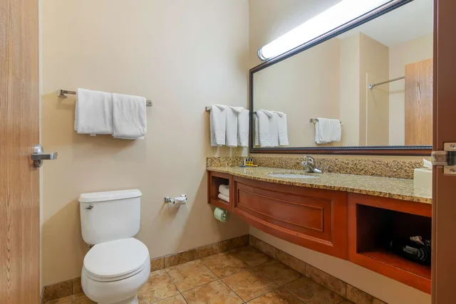 غرفة بسريرين كوين، Best Western Plus Butterfield Inn 4/4