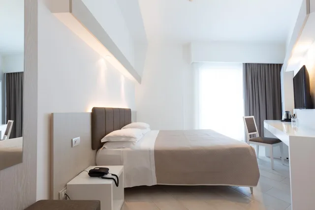 غرفة ديلوكس بسرير مزدوج أو سريرين منفصلين بإطلالة على البحر، Hotel Giosue A Mare 6/10