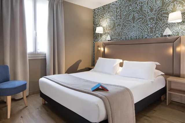 جناح جونيور بسرير كوين مع أريكة، Daumesnil Vincennes Hotel 2/8
