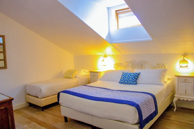 Apartment, 1 Single and 2 Queen Beds, Sea View, Annex, Main Building, Ravello Art Hotel Marmorata 2/7