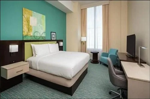 Standard, King Bed, Doubletree By Hilton Miami Doral 1/1