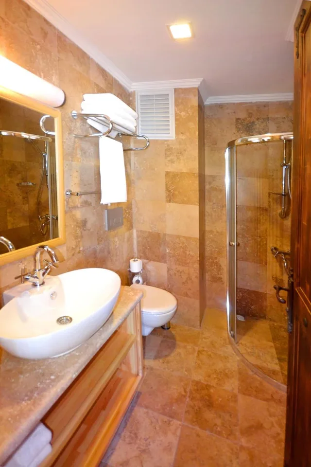 دوبلكس بسرير مزدوج وسريرين منفصلين، Doada Hotel 3/3