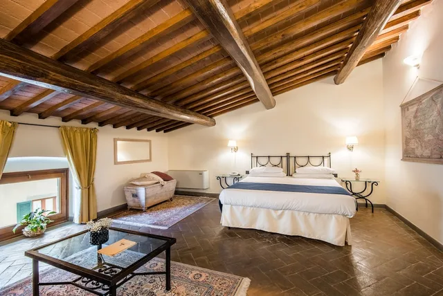 Classic, Double or Twin Bed, City View, Palazzo Squarcialupi 4/6