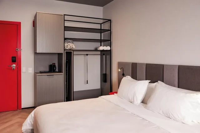 غرفة قياسية بسرير كينج بإطلالة على المدينة لذوي الإعاقة، Radisson Red Ibirapuera 4/6