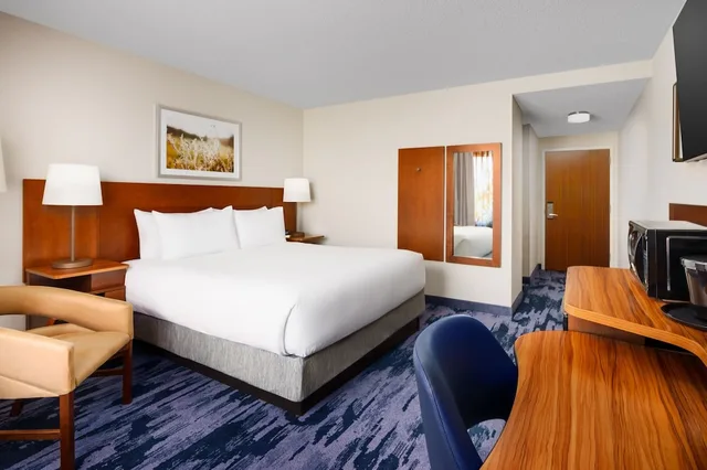 غرفة بسرير كينج، Fairfield Inn Suites Boca Raton 1/8