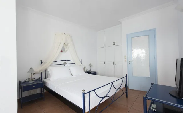 Grand, Suite, Double and Twin Beds, Caldera View, Kastro Suites 3/10