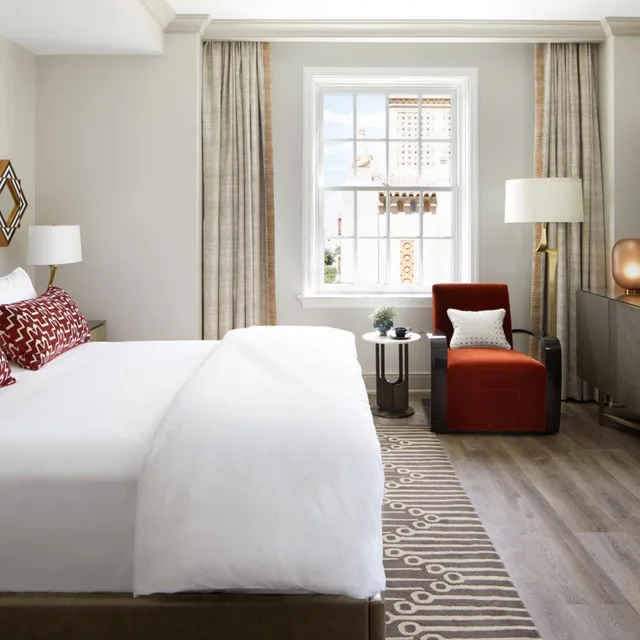 غرفة قياسية بسرير كينج، The Plaza Hotel Pioneer Park 2/6