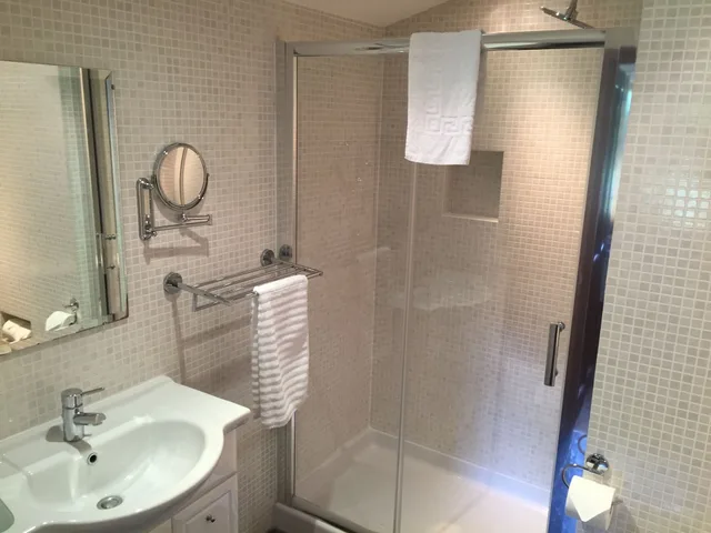 Log, Cabin, King Bed، The Grange Hotel 2/2