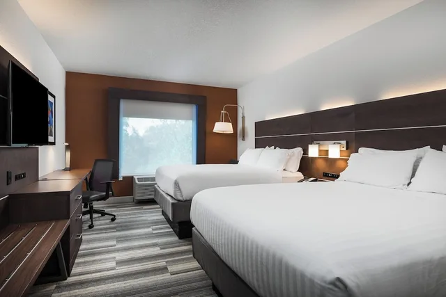 غرفة قياسية بسريرين كوين، Holiday Inn Express Hotel And Suites Bartow 1/3