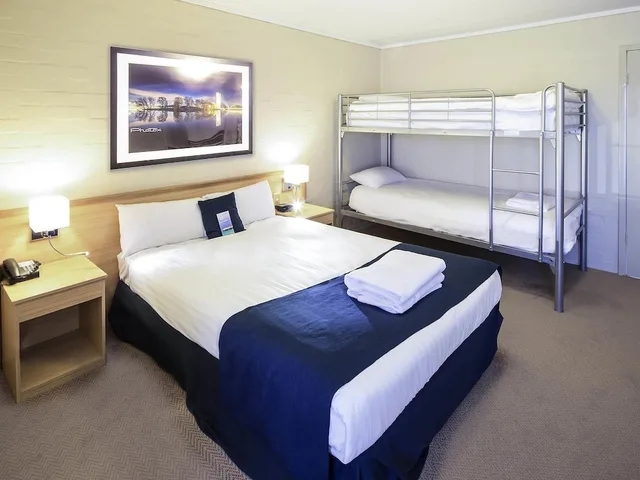 غرفة عائلية بسرير كوين وسرير فردي وسرير بطابقين، ibis Styles Canberra 3/8