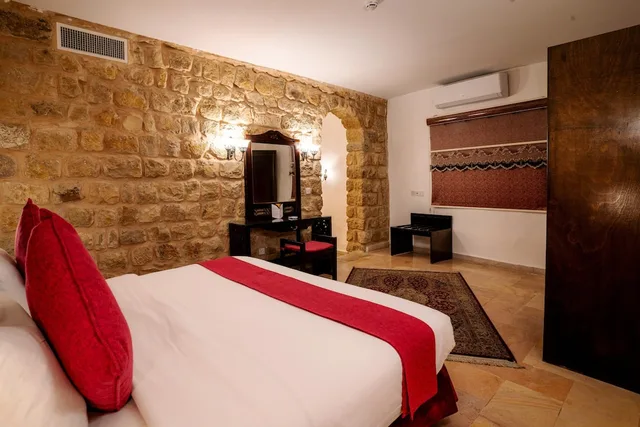 Junior Suite, King Bed, Old Village Resort Petra 7/10