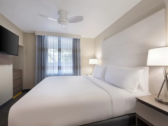 3 Bedrooms, Family Suite, 2 King Beds, Bunk Bed, Accessible, Holiday Inn Resort Orlando Suites - Waterpark 8/10