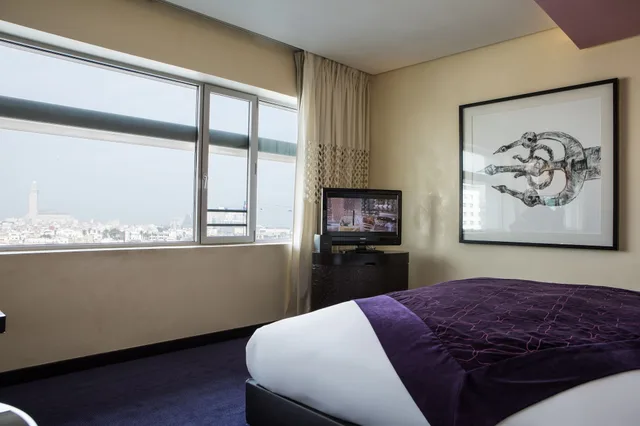 Medina, Luxury, King Bed, Ocean and Mosque View، Sofitel Casablanca Tour Blanche 3/9
