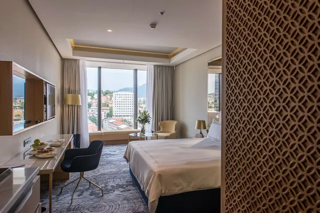 Swiss, Premier, 2 Double Beds، Swissotel Sarajevo 3/4