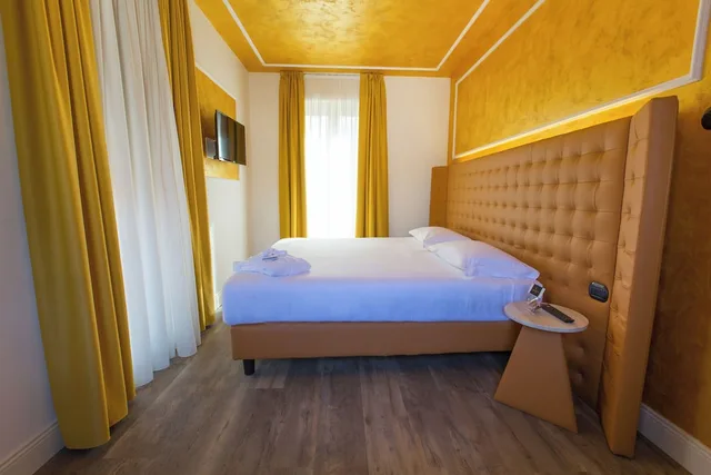 جناح بسرير كينج بإطلالة على البحيرة مع أريكة، Al Campanile Aparthotel Suite 3/5