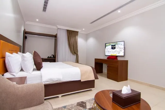 جناح جونيور بسرير كينج، ال متعب سويتس الفلاح 3(XYZ Hotel Al Falah) 4/6