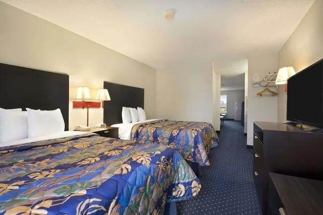 غرفة بسريرين مزدوجين، Days Inn by Wyndham Alma 7/10