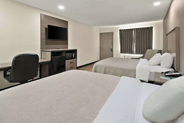 غرفة قياسية بسريرين كوين، Quality Inn & Suites Weatherford, TX 2/4