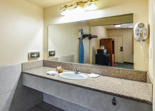 Sunset Motel، بومونا 25/26