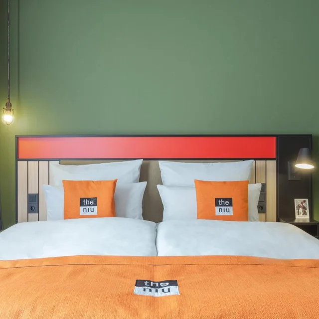 غرفة قياسية بسرير كينج وسرير كوين لذوي الإعاقة، Holiday Inn - the niu, Amity Potsdam by IHG 4/7