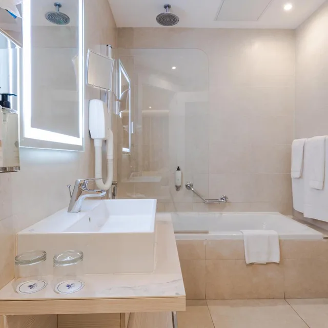 Deluxe, Suite, Garden View, Maritim Antonine Hotel and Spa Malta 7/10