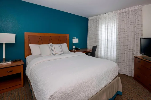 جناح بغرفتي نوم مع أريكة، Residence Inn by Marriott Boise West 2/5