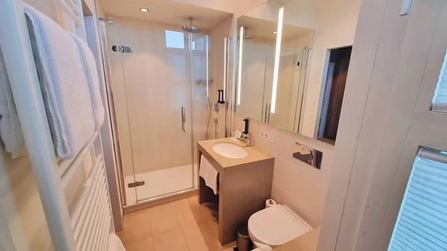 جناح بسرير مزدوج بشرفة، Hotel Panorama Hamburg-Harburg 4/4