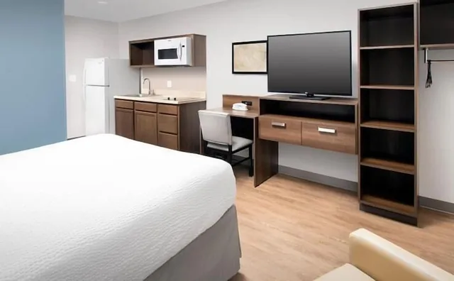 غرفة أساسية بسرير كوين، WoodSpring Suites Round Rock - Austin North 2/4
