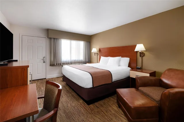 غرفة بسرير كينج لذوي الإعاقة، Best Western Discovery Inn 3/6