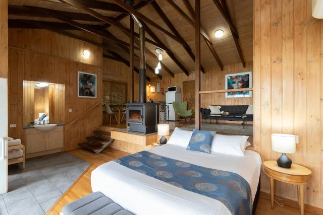 1 Bedroom, Tree House، TREETOPS SEAVIEW MONTVILLE 2/3