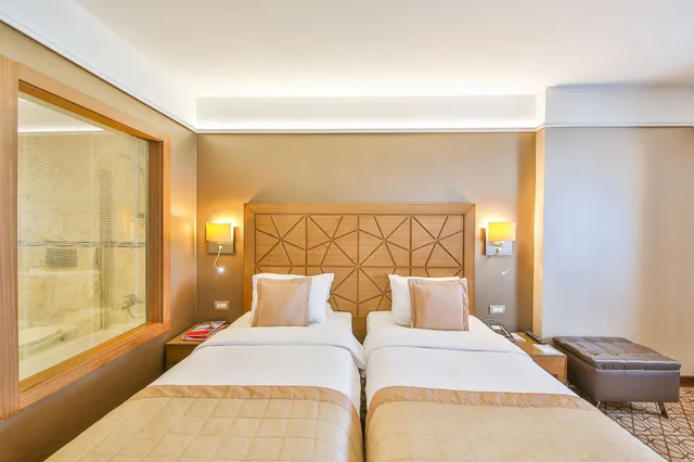 غرفة قياسية بسريرين منفصلين، Ramada By Wyndham Istanbul Taksim 3/10