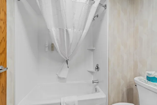 غرفة بسرير كينج بإطلالة على المدينة مع أريكة، Hampton Inn Duluth Canal Park 10/10